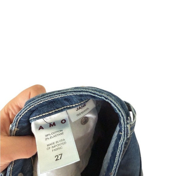 AMO Jane Cropped Flare Jean in Old School - Picture 4 of 9